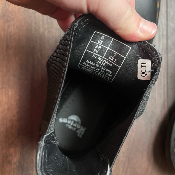 Black Dr Martens Chelsea boot - Picture 6 of 6